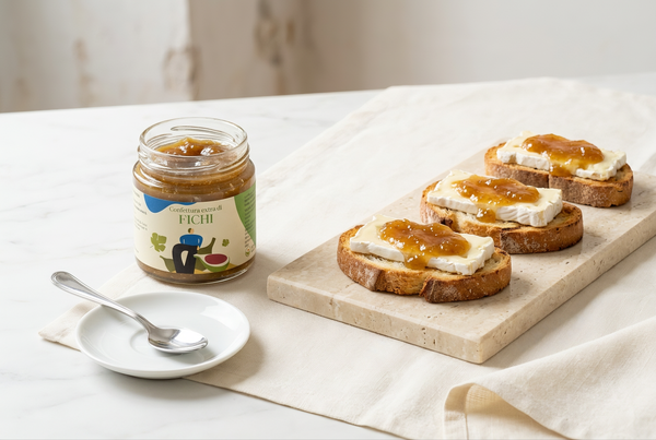 Tartine di brie e confettura di fichi