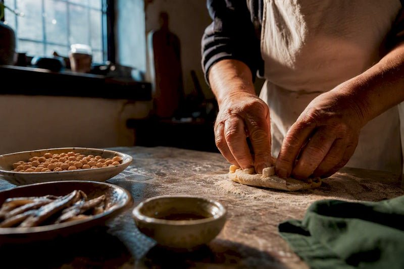 Hartweizenteig wird in der Cilento-Küche von Hand geformt