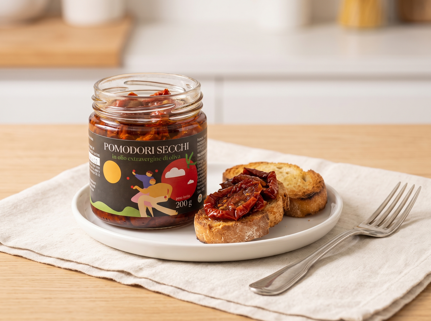 Pomodori secchi sott'olio EVO Minnelea nel vasetto aperto con bruschette