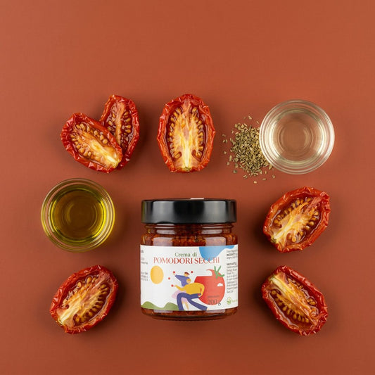 Pate di Pomodori Secchi Minnelea — preparazione con pomodori secchi italiani, olio EVO, aceto di vino bianco e origano