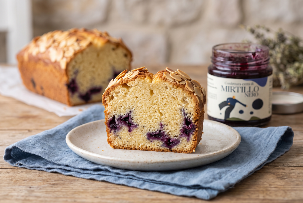 Plumcake allo yogurt con mirtillo nero e limone